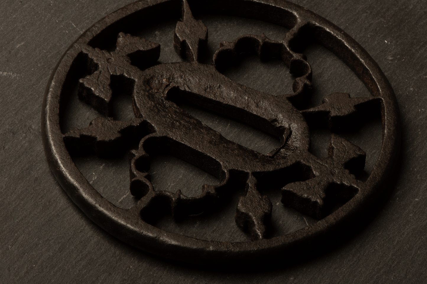 Tsuba - OWARI Karigane, Matsudairamon, Kirimon