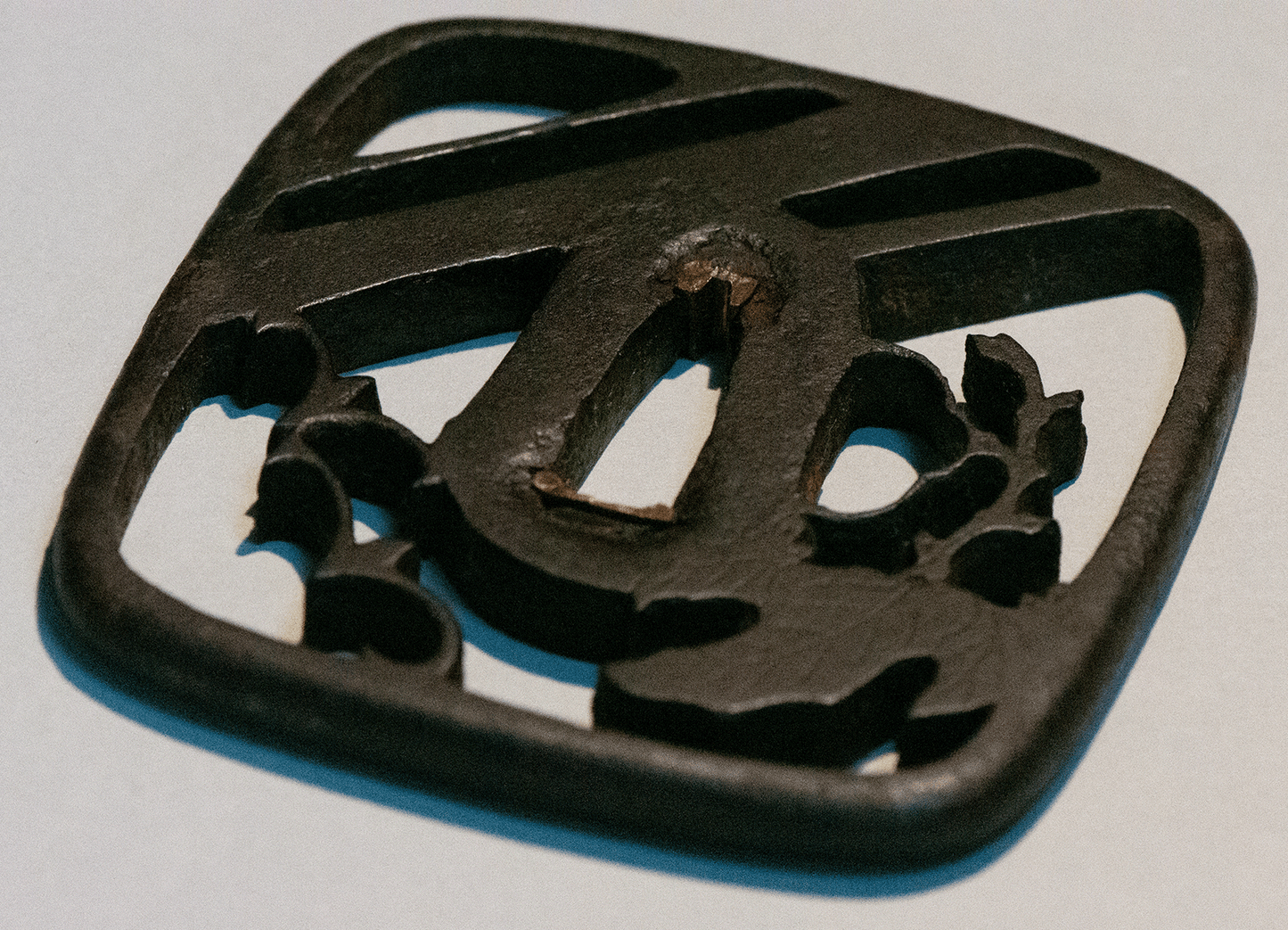 Tsuba - Akasaka around III Generation - Karigane, Kiri