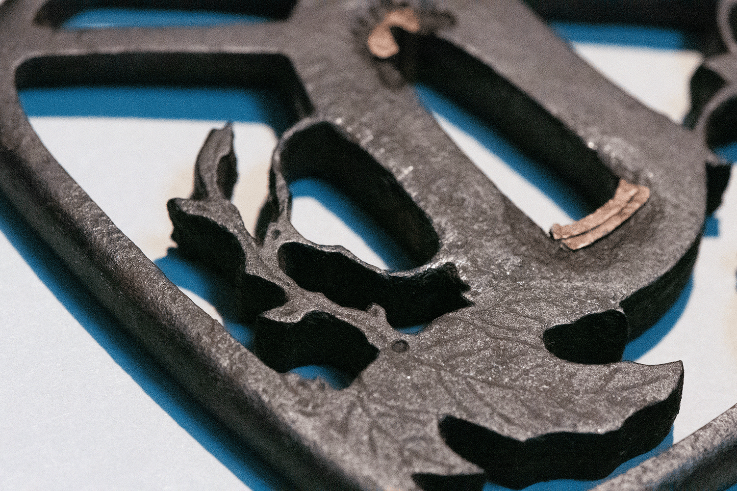 Tsuba - Akasaka around III Generation - Karigane, Kiri