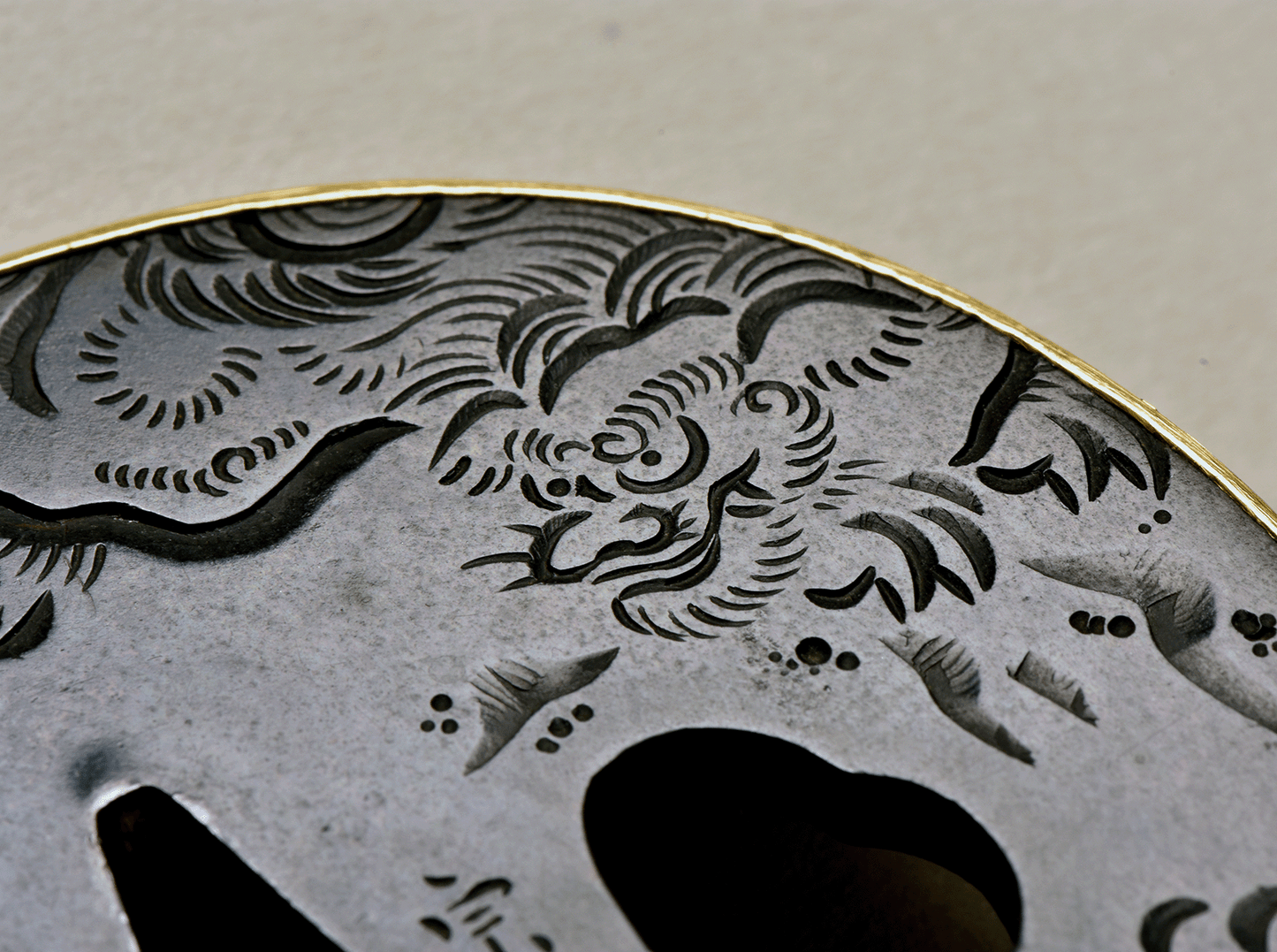 - Tsuba - Sochi (宗知) Taki jima - NBTHK Tokubetsu Kicho Hozon, Kanzan Sato Hakogaki