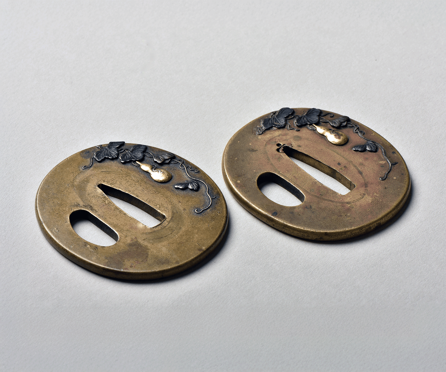 - Tosogu Daisho Set Yasuchika EDO - 2x Tuba, 2x Fuchi Kashira, Kozuka